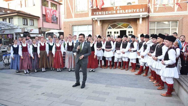 Letonyalı ve Makedon dansçılar Yenişehir’de sahne aldı