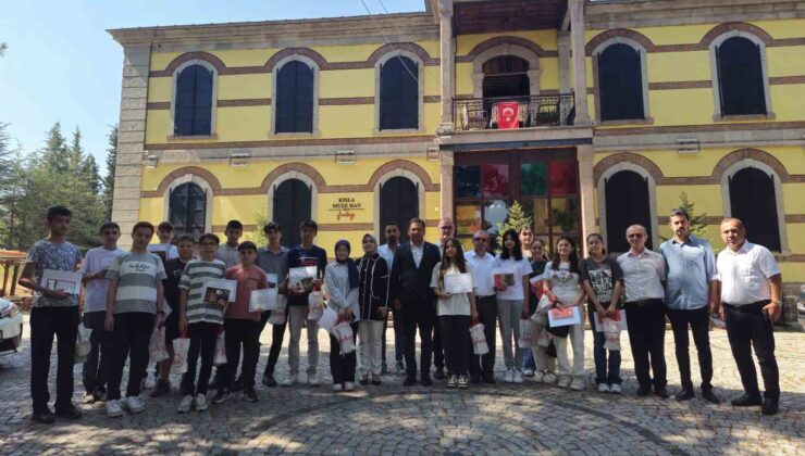 LGS’de başarılı öğrenciler ödüllendirildi