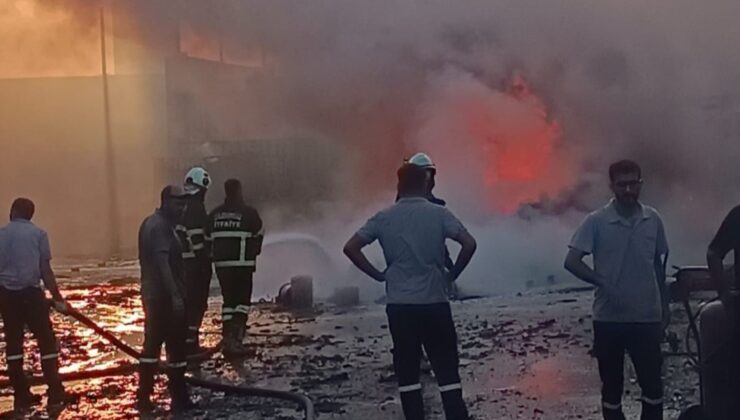 Lüleburgaz’da geri dönüşüm fabrikasında çıkan yangın söndürüldü