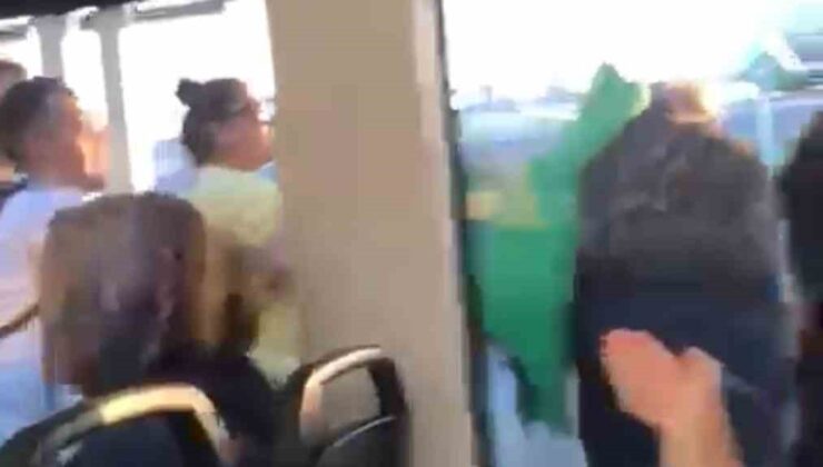 Metroda yer verme kavgası kamerada