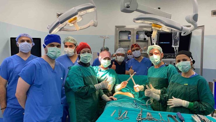 Pektus Canlı Cerrahisi Toplantısı’nda 3 hasta ameliyat edildi