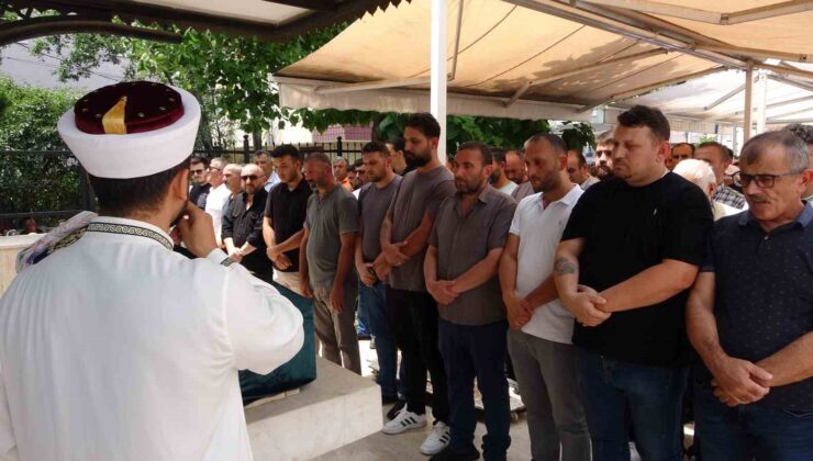 Pendik’te eşi tarafından öldürülen Safiye Bıçak toprağa verildi