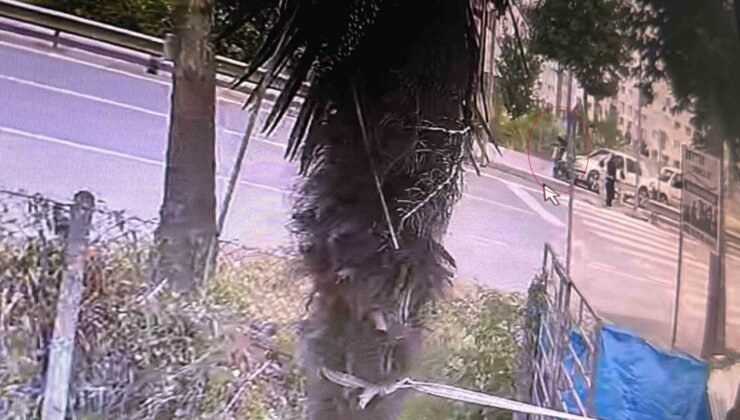 Sakarya’da feci kaza: Otomobil yaya geçidinde anne ve iki çocuğuna çarptı