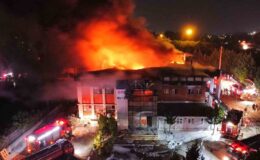 Sakarya’daki fabrika yangını havadan görüntülendi