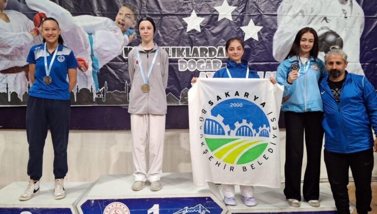 Sakaryalı karateciler Bursa’da fırtına olup esti: 10 madalyayla büyük gurur