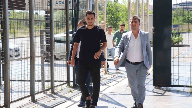 Sakaryaspor, Mustafa Pektemek’i kadrosuna kattı