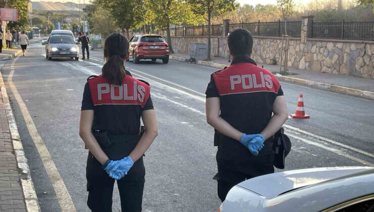 Sultangazi’de narkotik uygulamasında aranan 2 şahıs yakalandı