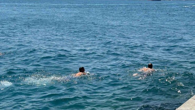 Termometreler 39 dereceyi gösterdi, sıcaktan bunalanlar boğazın serin sularına atladı