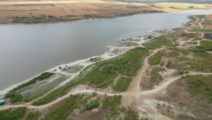 Türkmenli Göleti’nde su seviyesi alarm veriyor: Çalılıklar ve adacıklar oluştu