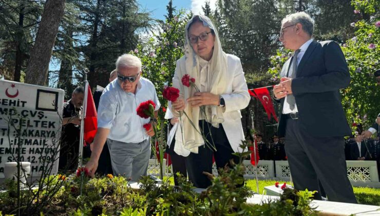 Yalova’da şehitler mezarları başında anıldı