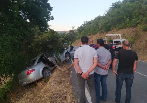Yeğeninin cenazesine giderken kaza yaptı: 1 ölü, 2 yaralı