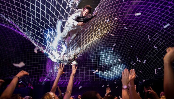 Yılın en büyük gösterisi Fuerza Bruta Wayra ağustosta Volkswagen Arena’da