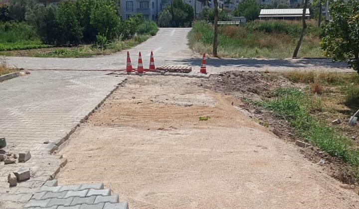 Yol bakım ve onarım çalışmaları titizlikle devam ediyor