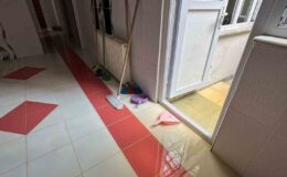 Arnavutköy’de kanalizasyon taşınca yaşlı çiftin evini lağım suyu bastı