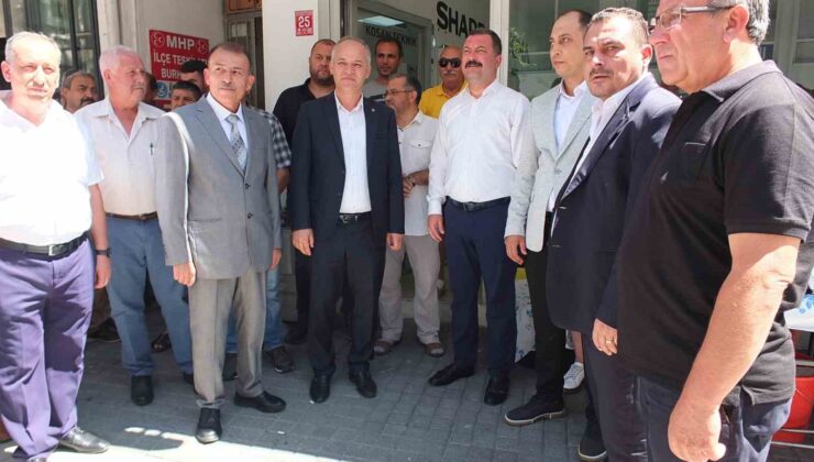 Balıkesir’de MHP İlçe yönetimi aşure hayrı düzenledi