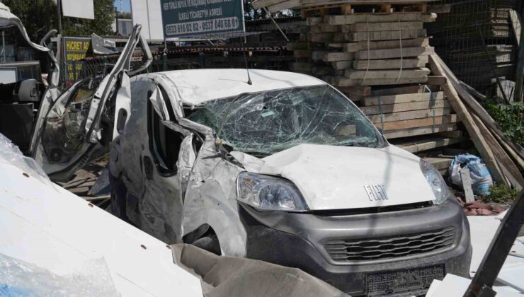 Başakşehir’de kontrolden çıkan kamyonet dehşet saçtı: 2 yaralı