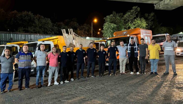 Beşiktaş Belediyesi İzmir’deki orman yangınına destek için gece yola çıktı