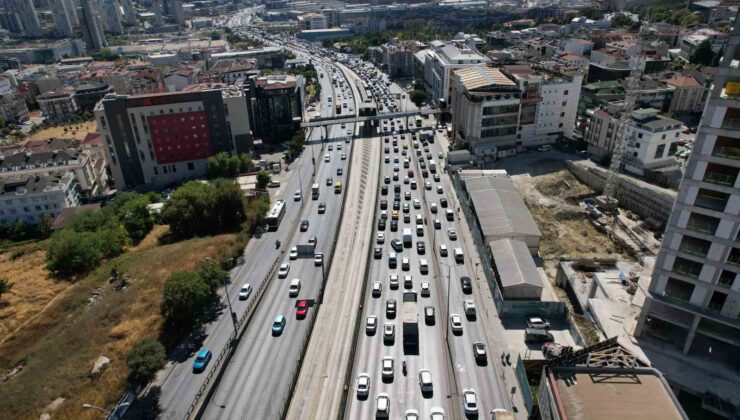 Beylikdüzü – Avcılar arası trafik çilesi: 9 kilometrelik yol 1 saat 15 dakikaya çıktı