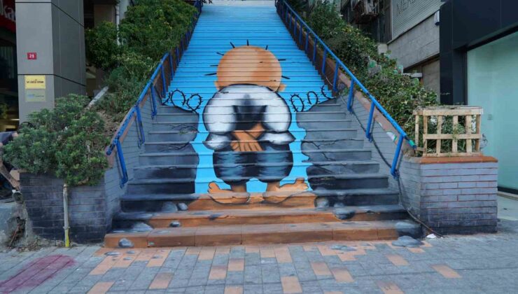 Beyoğlu’nda Filistin davasının sembolü “Hanzala” merdivenlere resmedildi