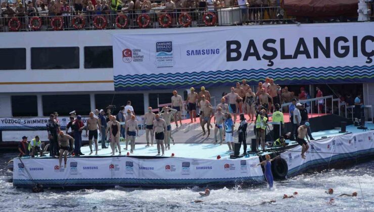 Binlerce yüzücü 36’ncı kez İstanbul Boğazı’nda kıtaları kulaçlarıyla birleştirdi