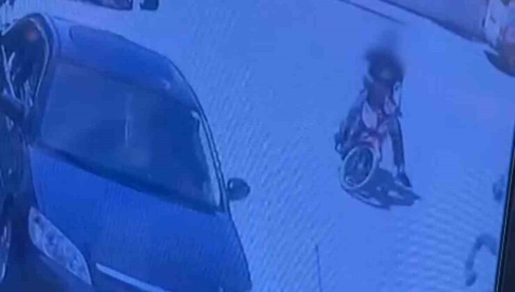Böyle kaza görülmedi: Kaçan at, motosikletliyi altına aldı