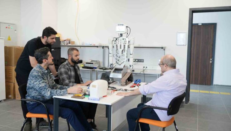 BTÜ’de yapay zekâ destekli insansı robot geliştirildi