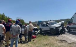 Bursa’da iki otomobil kafa kafaya çarpıştı: 5 yaralı