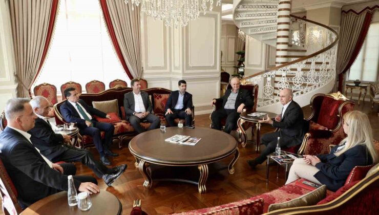 CHP’li 3’üncü bölge belediye başkanları Büyükçekmece’de buluştu