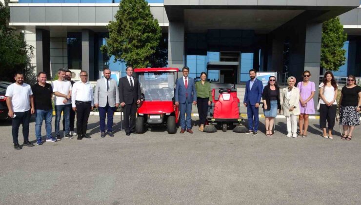 ÇOMÜ’ye ’Daha Yeşil Sürdürülebilir Bir Üniversite’ sloganıyla 2 elektrikli araç kazandırıldı