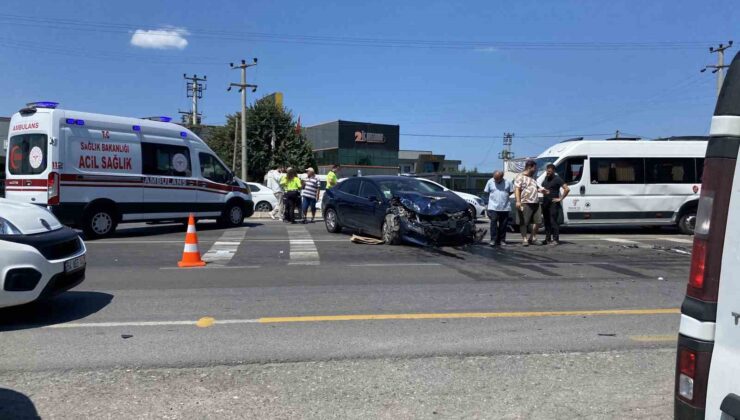 D-100’de otomobil ile minibüs çarpıştı: 1 yaralı