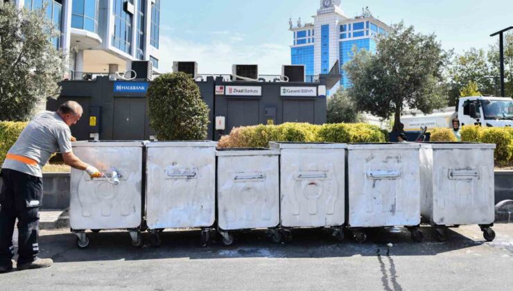 Esenyurt’ta çöp konteynerlerinin bakım ve onarımlarını yapıyor