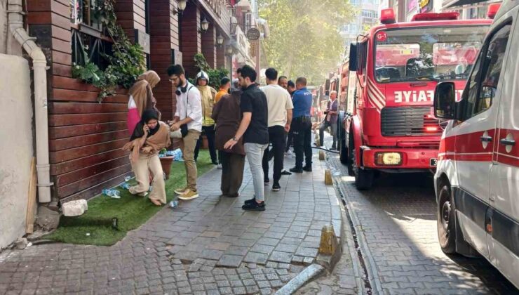 Fatih’te otel yangınında mahsur kalan 6 kişi kurtarıldı