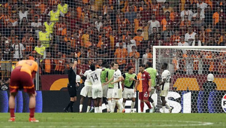 Fernando Muslera kırmızı kart gördü