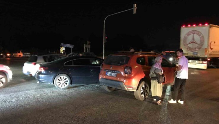 İki otomobil çarpıştı: 2 hafif yaralı