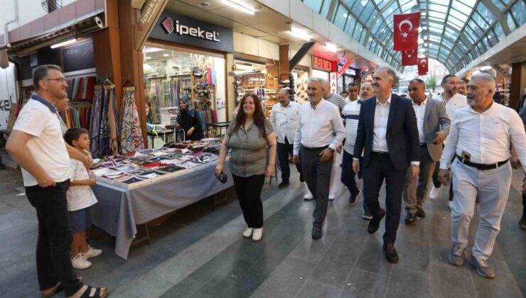 İnegöl çarşısında alışveriş şenliği bereketi