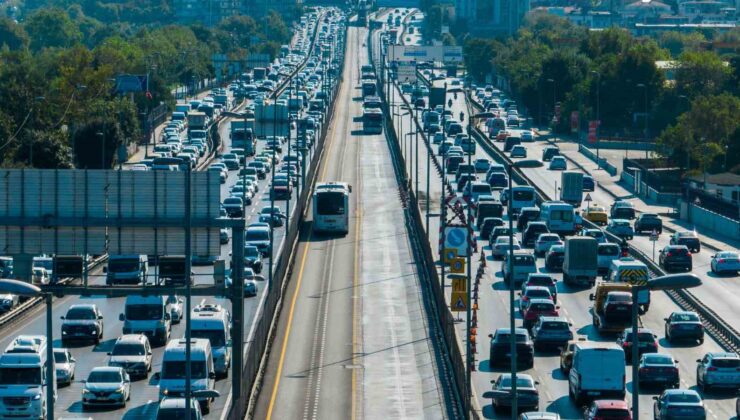 İstanbul E-5’te trafik kaosu