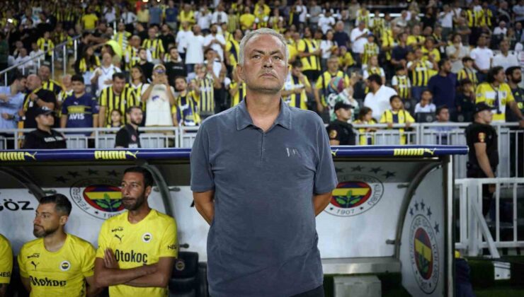 Jose Mourinho, kazanan kadroyu bozmadı