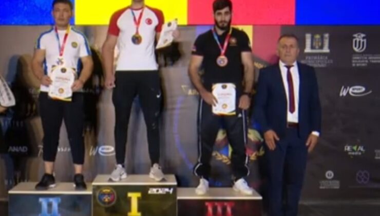 Kağıtspor’un bilek güreşçileri dünya şampiyonu