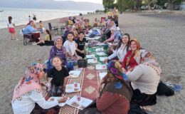 Kayınvalideler önce tarlada çalıştı, sonra eğlendi