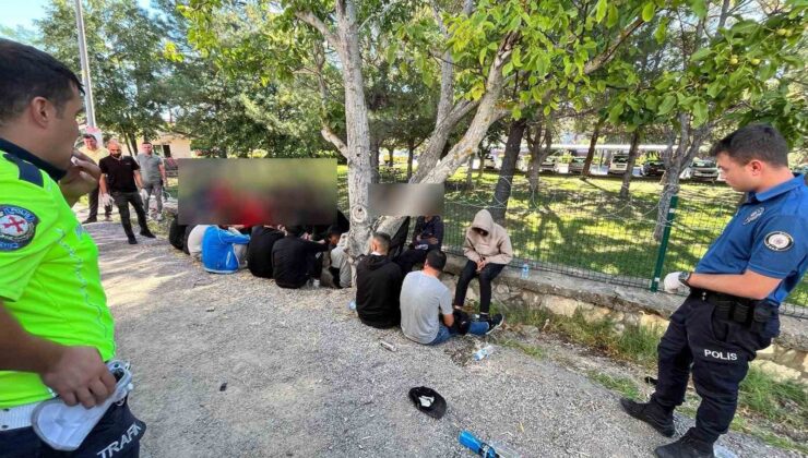 Kırklareli’nde durdurulan tırın dorsesinde 21 kaçak göçmen yakalandı