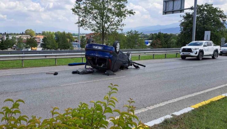 Kontrolden çıkan otomobil, bariyerlere çarparak ters döndü: 1 hafif yaralı