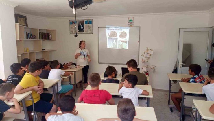 Kur’an-ı Kerim kursunda öğrencilere ağız ve diş sağlığı eğitimi