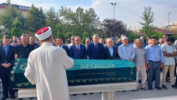 Metrobüs kazasında hayatını kaybeden Ferhat Uçar son yolculuğuna uğurlandı