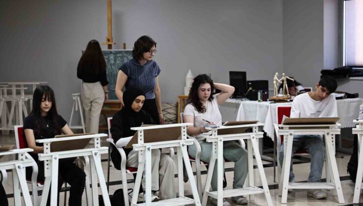 Öğrencisi olduğu kuruma öğretmen olarak geri döndü