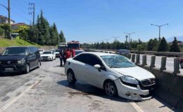 Otomobil refüje çarptı: 3 yaralı