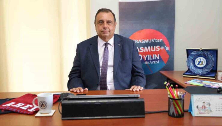 Prof. Dr. Uğur Özgeker: “ABD derin devlet tarafından yönetiliyor”