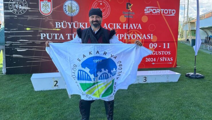 Sakarya Büyükşehirli sporcu okçulukta Türkiye üçüncüsü oldu