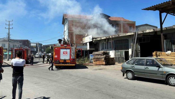 Sakarya’da korkutan yangın: Bölgeye çok sayıda itfaiye sevk edildi