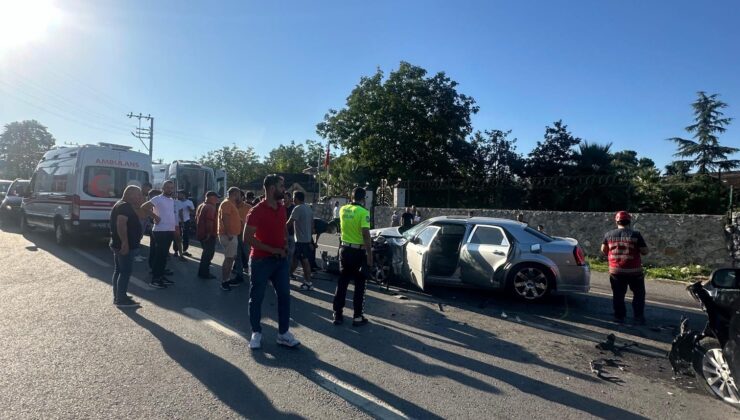 Sakarya’da minibüs ile otomobil kafa kafaya çarpıştı: 5 yaralı