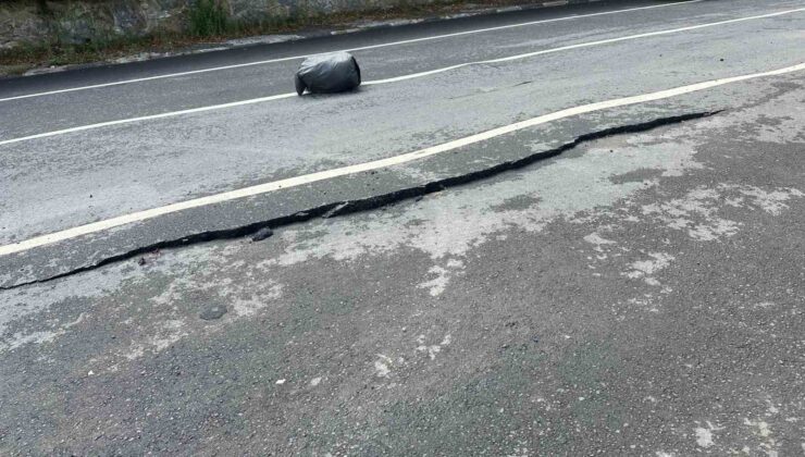 Sarıyer’de yolda çökme meydana geldi